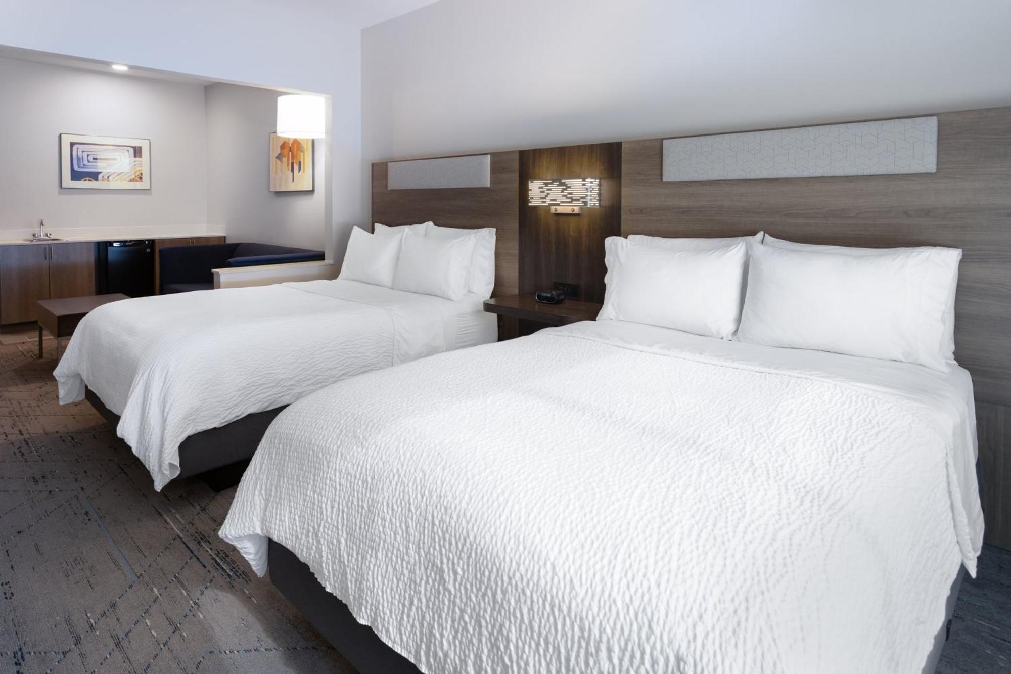 Holiday Inn Express Hotel & Suites Vineland Millville By Ihg Экстерьер фото