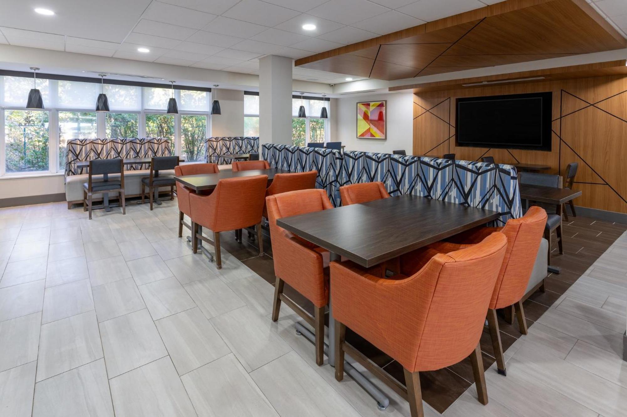 Holiday Inn Express Hotel & Suites Vineland Millville By Ihg Экстерьер фото