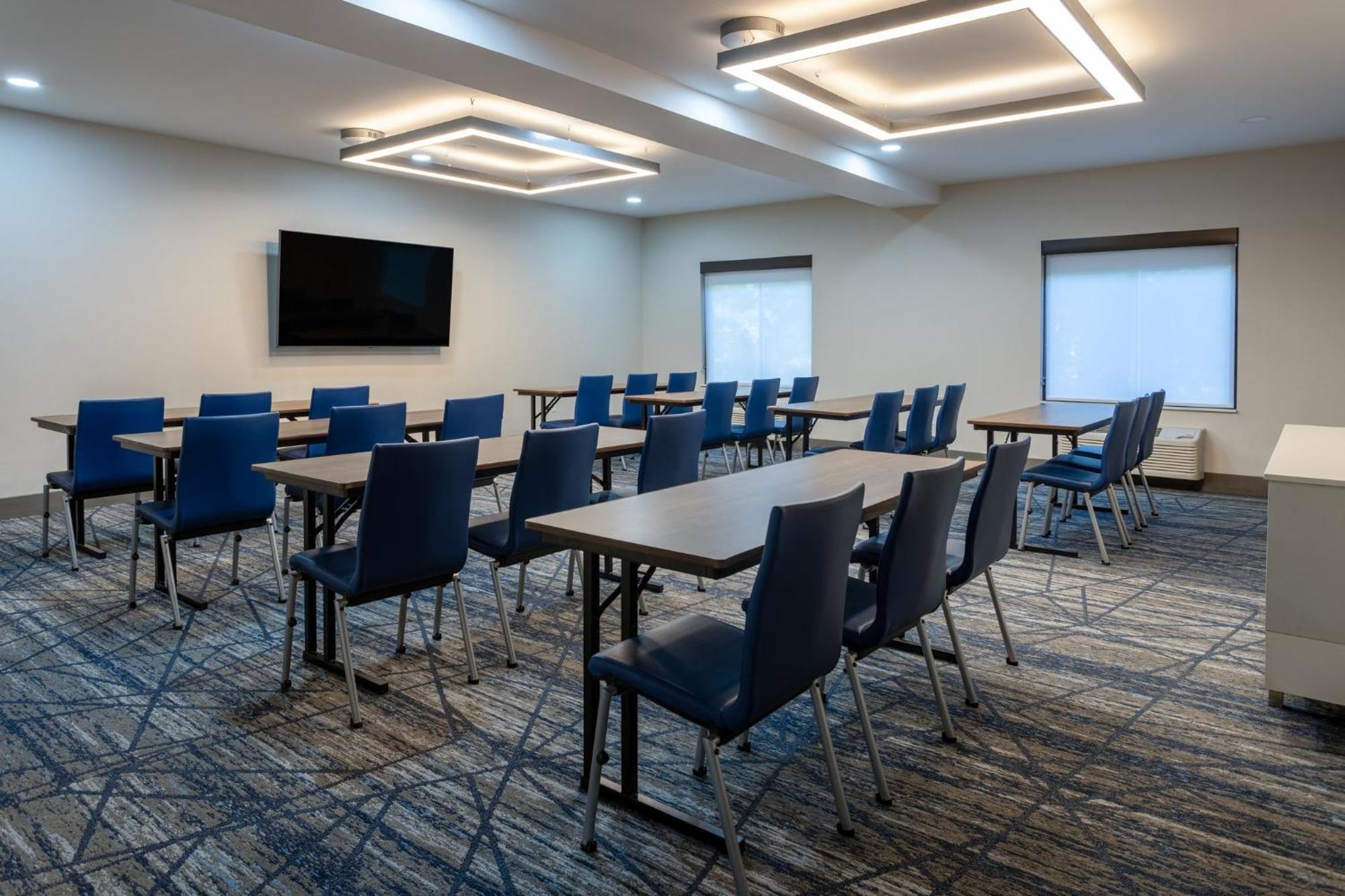 Holiday Inn Express Hotel & Suites Vineland Millville By Ihg Экстерьер фото
